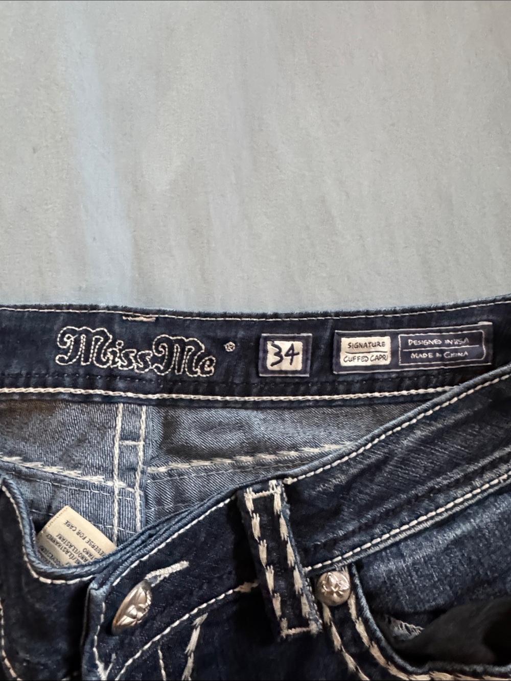 Miss Me Dark Blue Cropped Jeans with Contrast Stitching - Picture 2 of 4